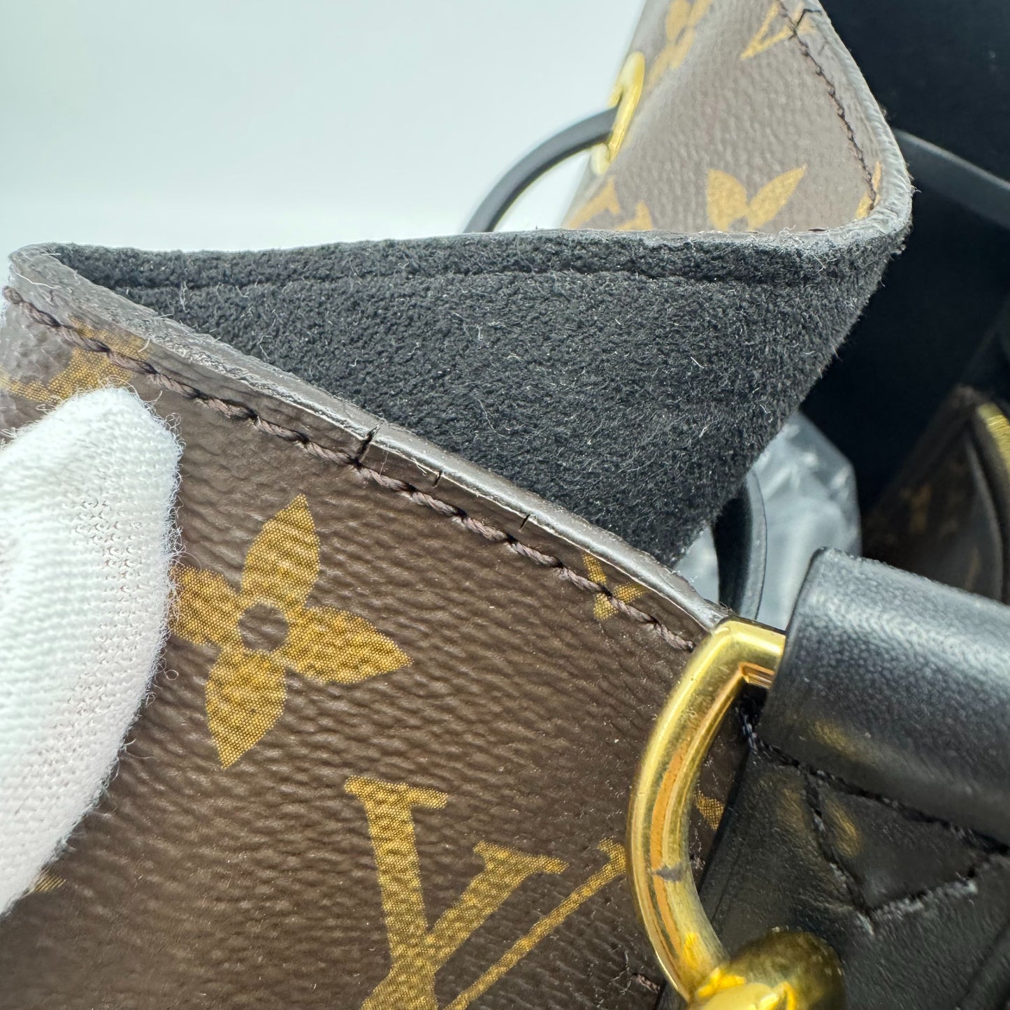 Louis Vuitton - Other - Leather - Brown - (medium)