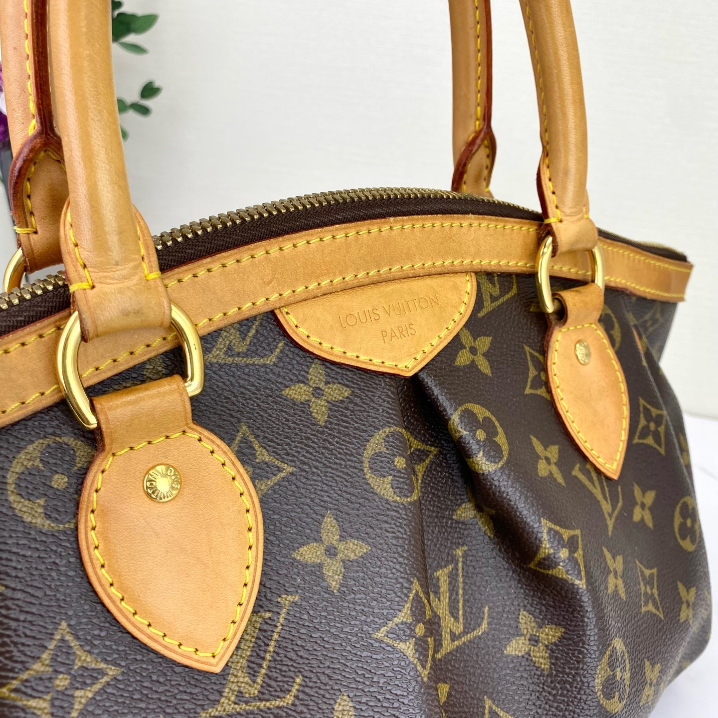 Louis Vuitton - Other - Leather - Brown - (medium)