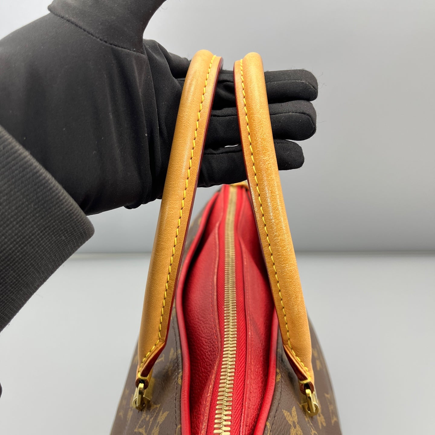 Louis Vuitton - Other - Leather - Brown - (medium)