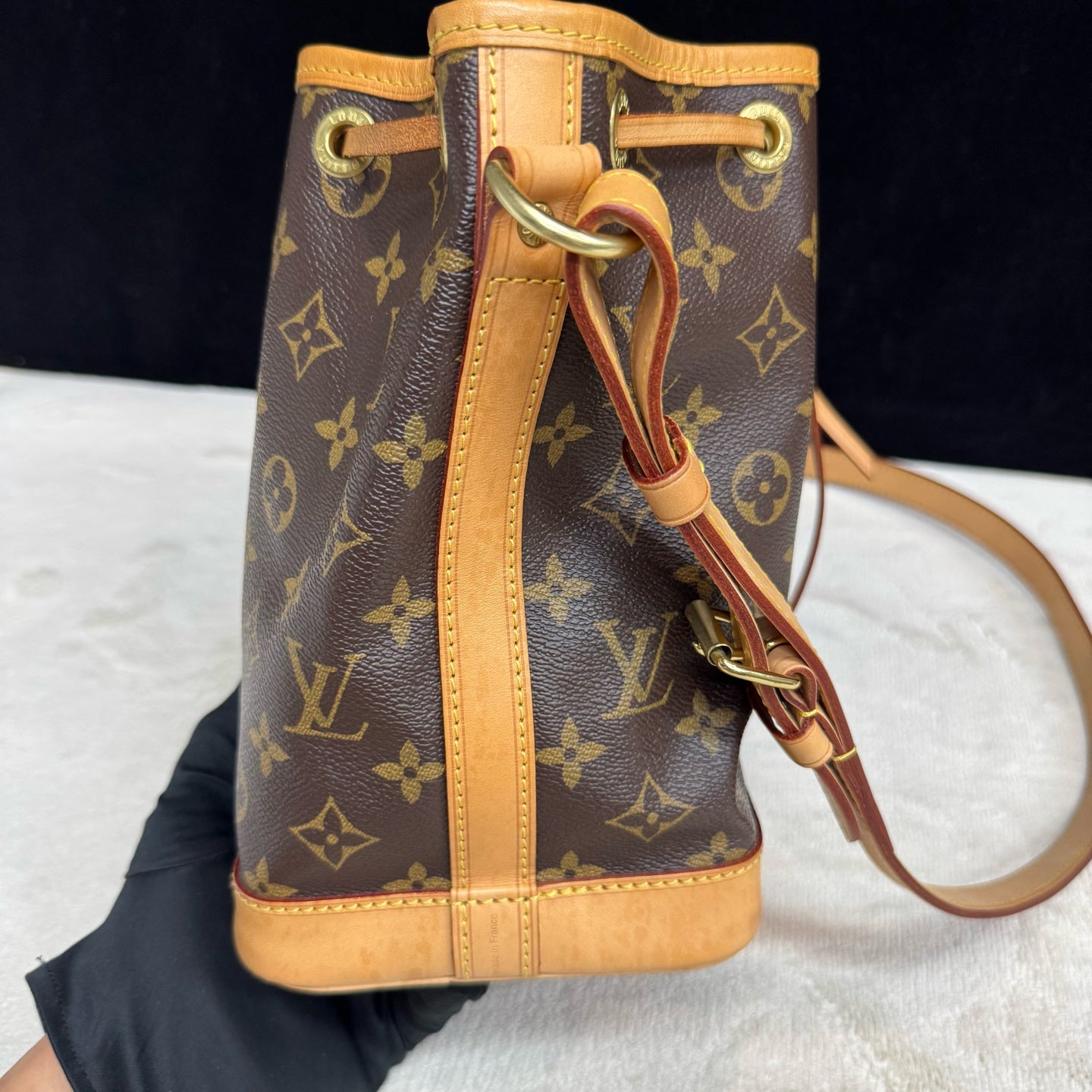 Louis Vuitton - Other - Leather - Brown - (medium)