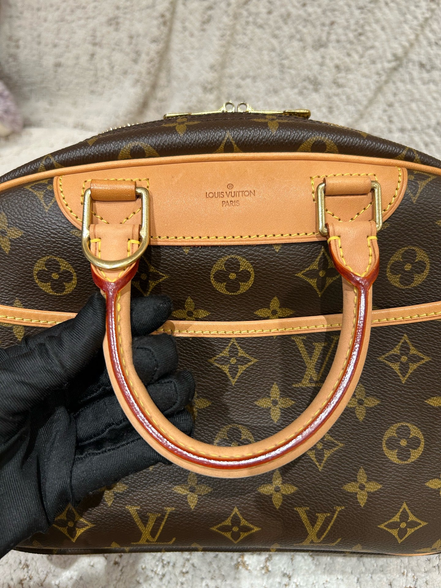 Louis Vuitton - Other - Leather - Brown - (medium)
