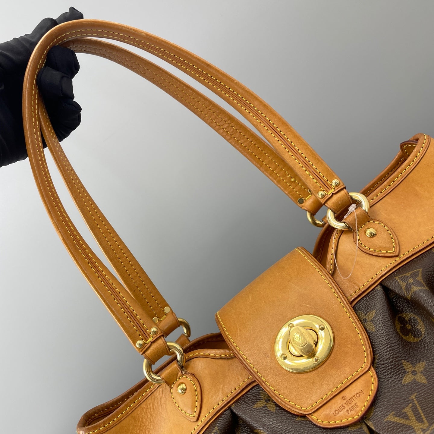 Louis Vuitton - Other - Leather - Brown - (medium)