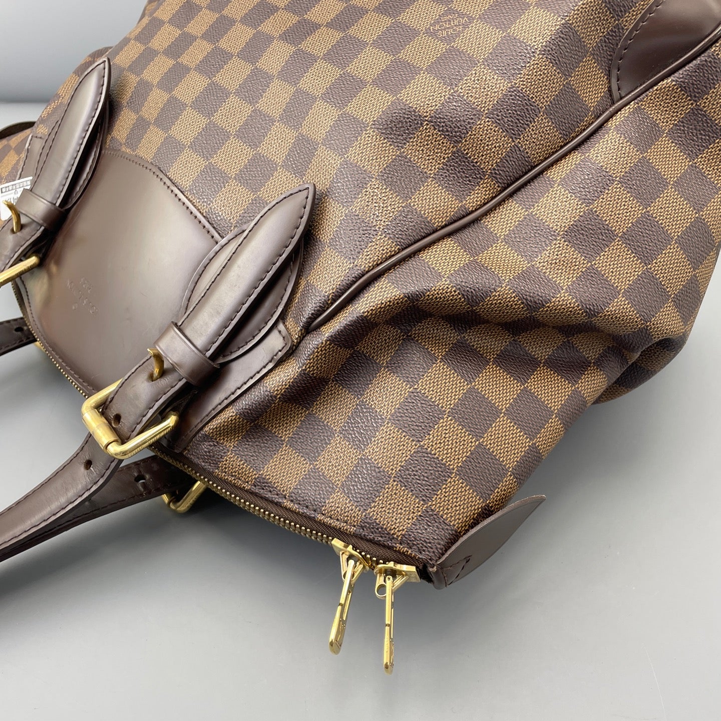 Louis Vuitton - Other - Leather - Brown - (medium)