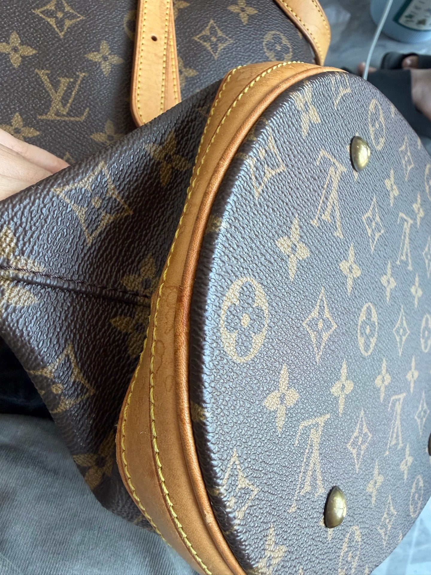 Louis Vuitton - Other - Leather - Brown - (medium)