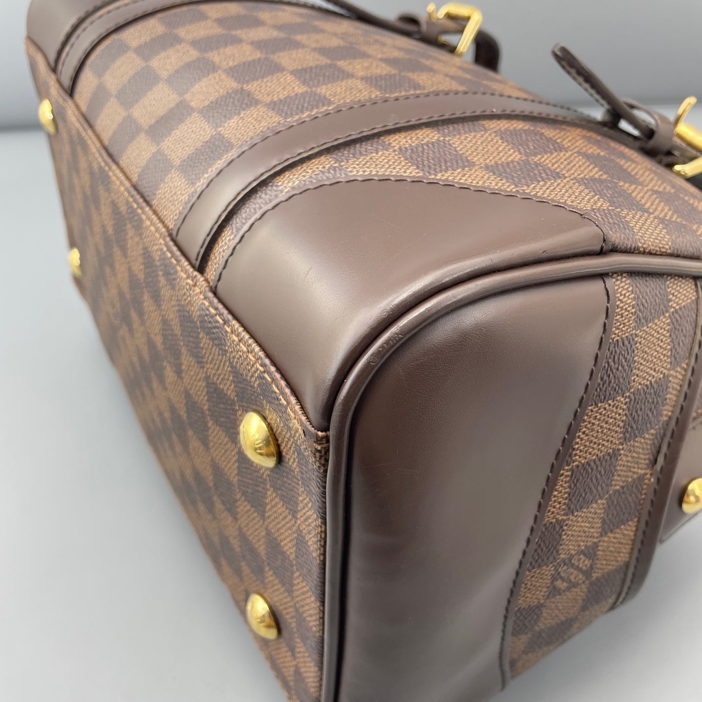 Louis Vuitton - Other - Leather - Brown - (medium)