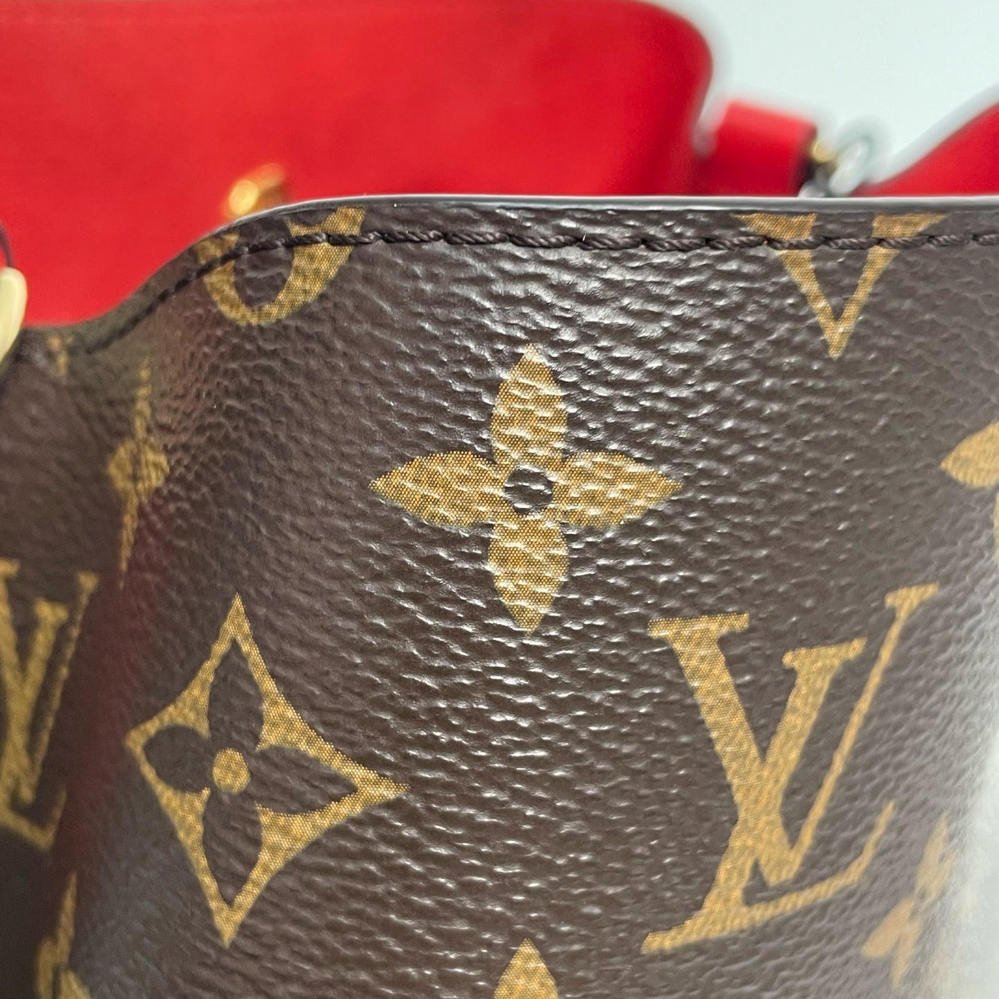 Louis Vuitton - Other - Leather - Brown - (medium)