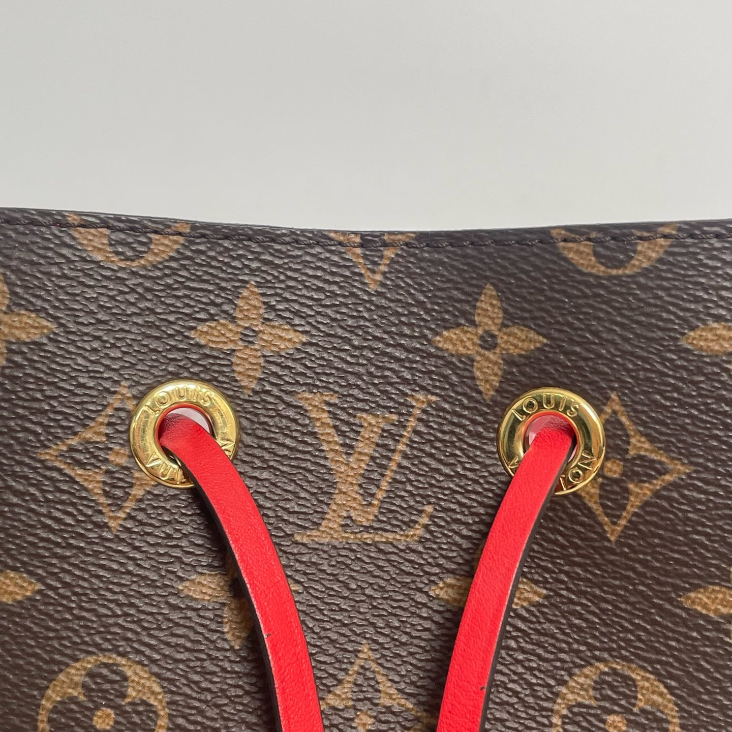 Louis Vuitton - Other - Leather - Brown - (medium)
