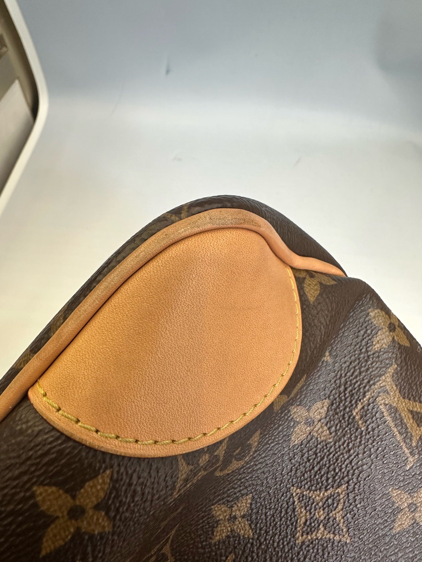 Louis Vuitton - Other - Leather - Brown - (medium)