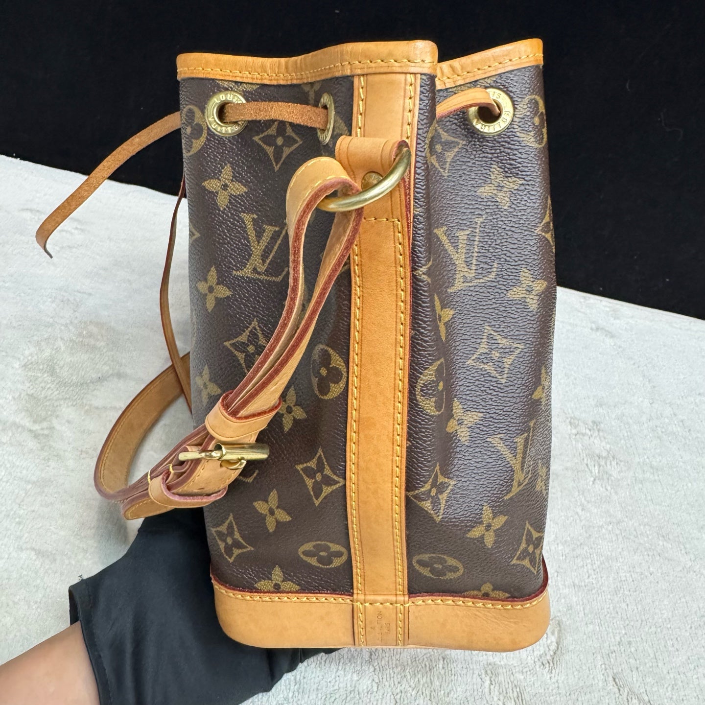 Louis Vuitton - Other - Leather - Brown - (medium)
