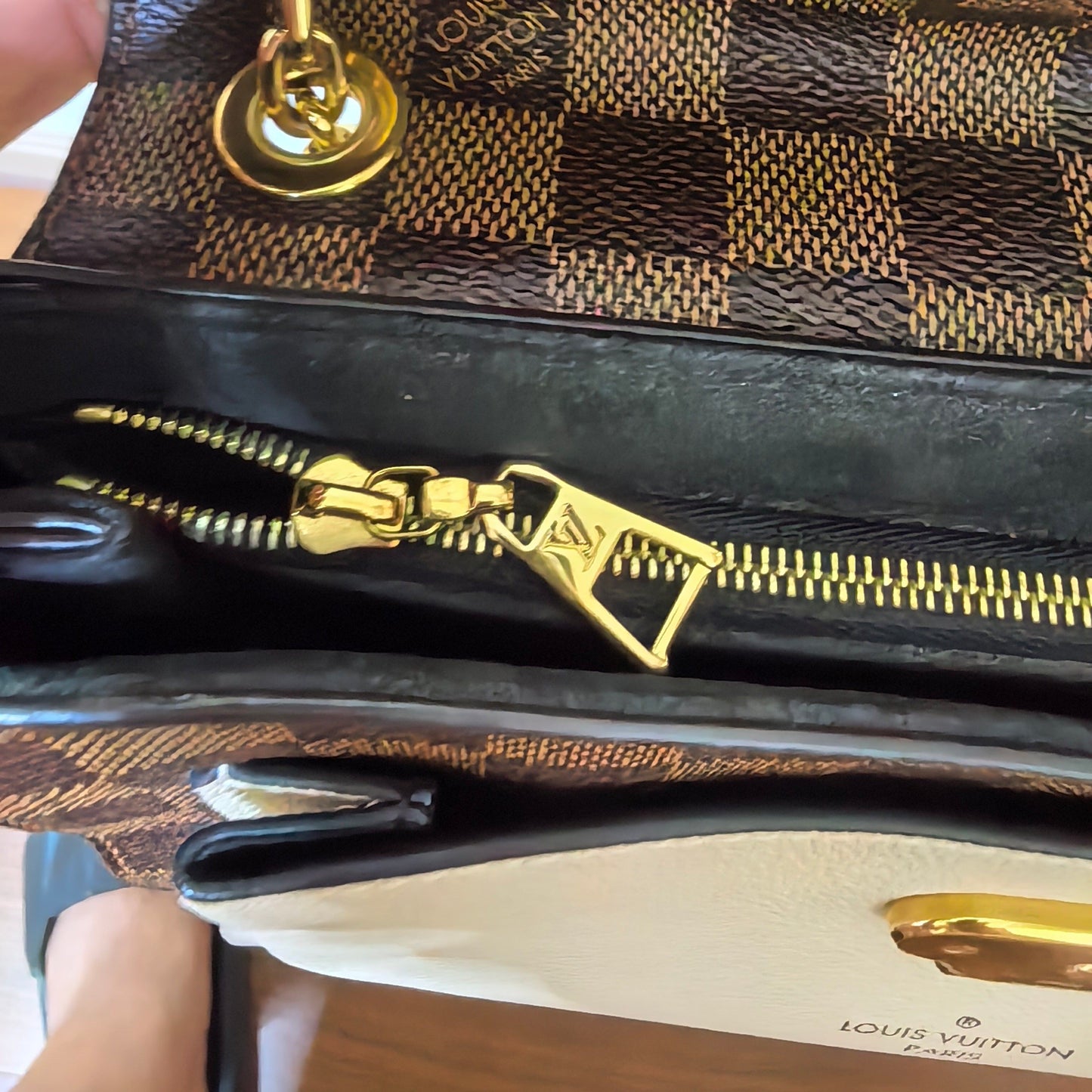 Louis Vuitton - Other - Leather - Brown - (medium)