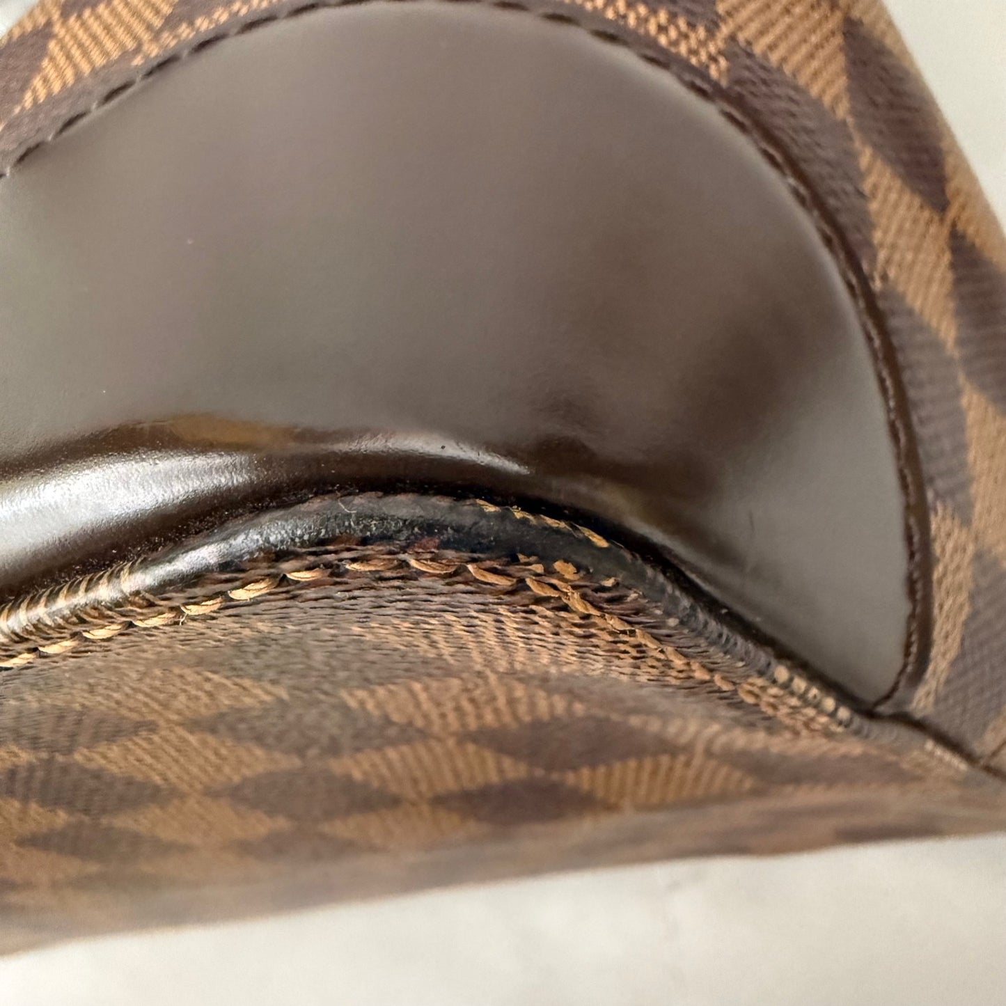 Louis Vuitton - Other - Leather - Brown - (medium)