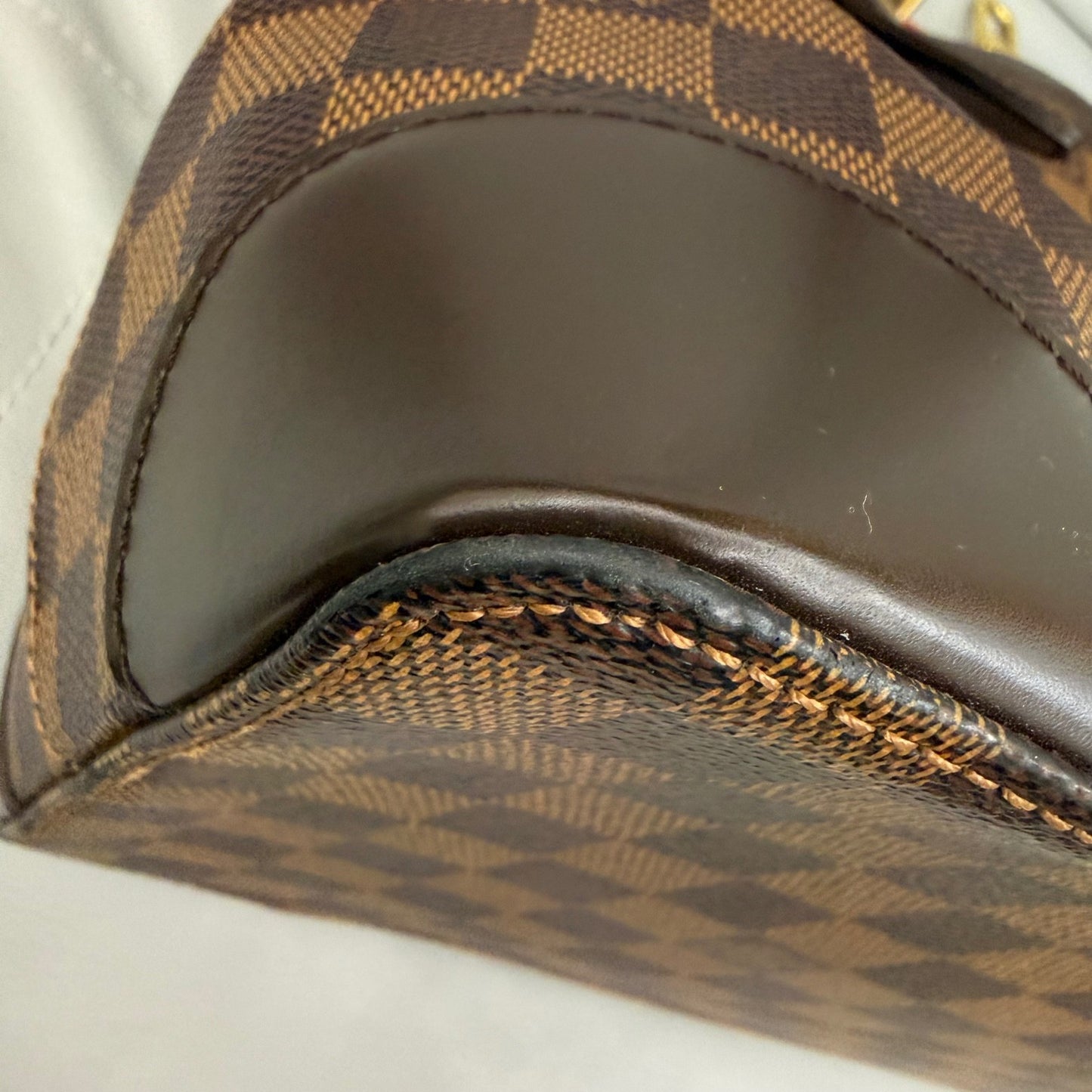 Louis Vuitton - Other - Leather - Brown - (medium)