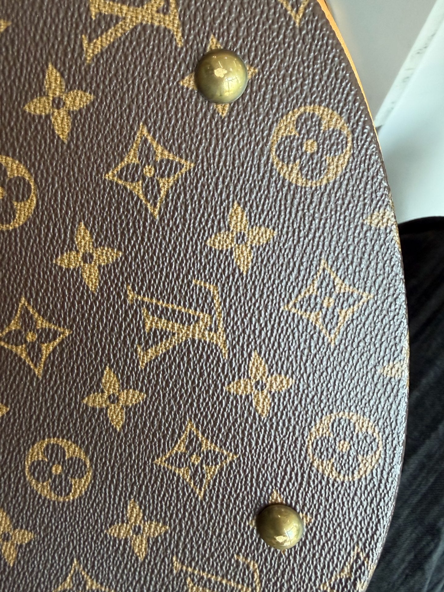 Louis Vuitton - Other - Leather - Brown - (medium)