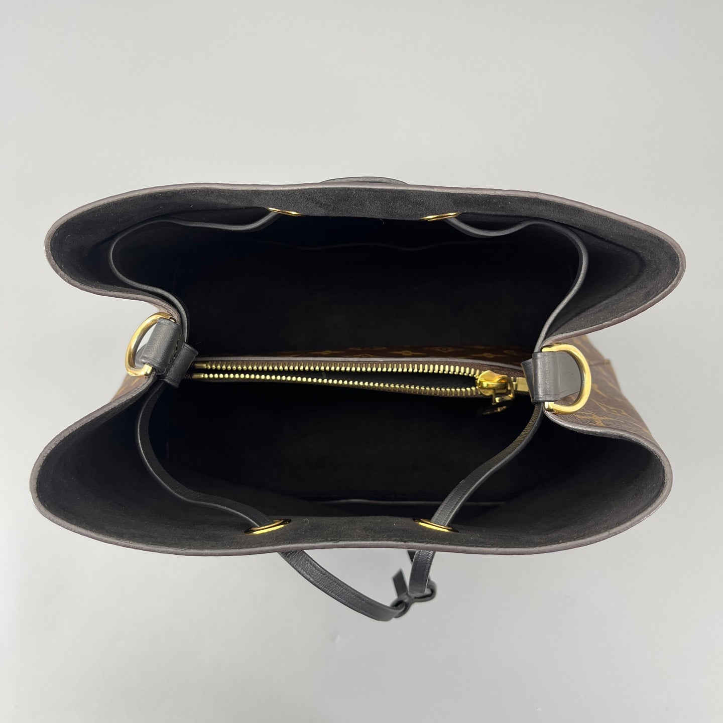 Louis Vuitton - Other - Leather - Brown - (medium)
