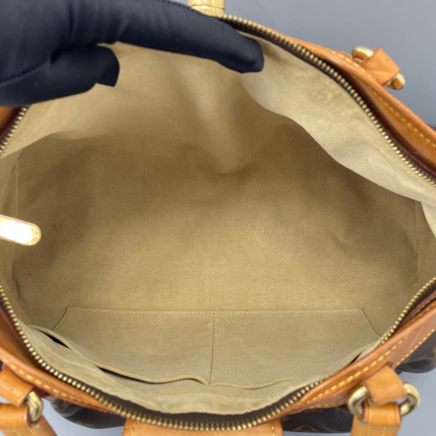 Louis Vuitton - Other - Leather - Brown - (medium)