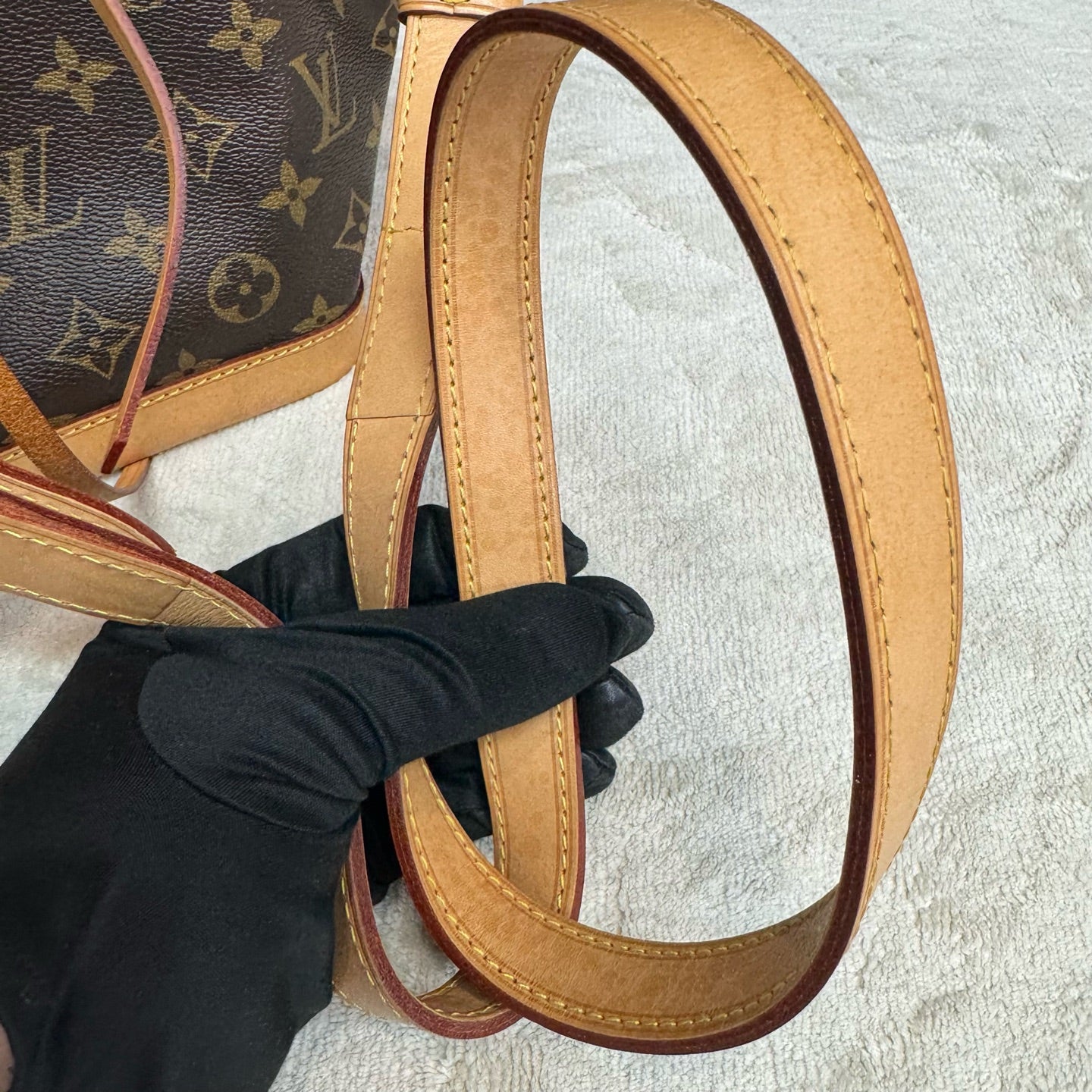 Louis Vuitton - Other - Leather - Brown - (medium)