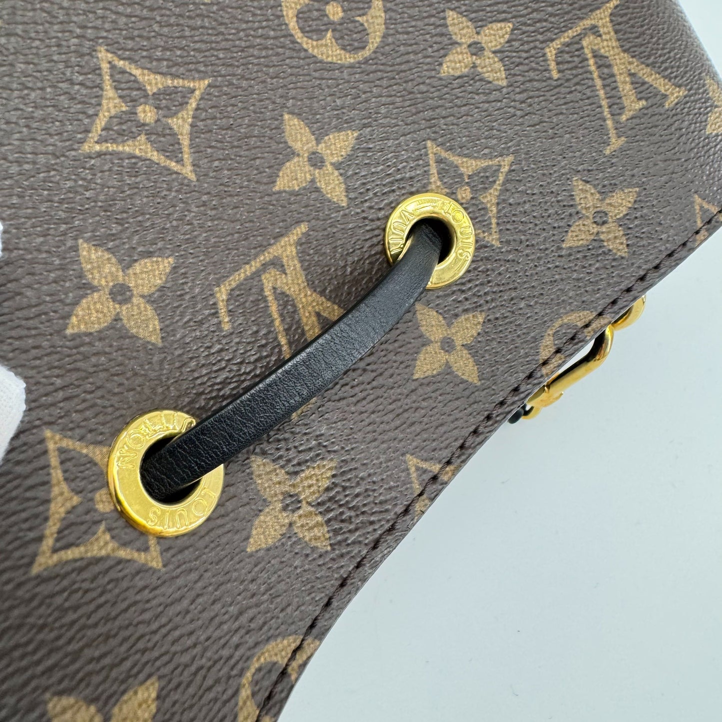 Louis Vuitton - Other - Leather - Brown - (medium)