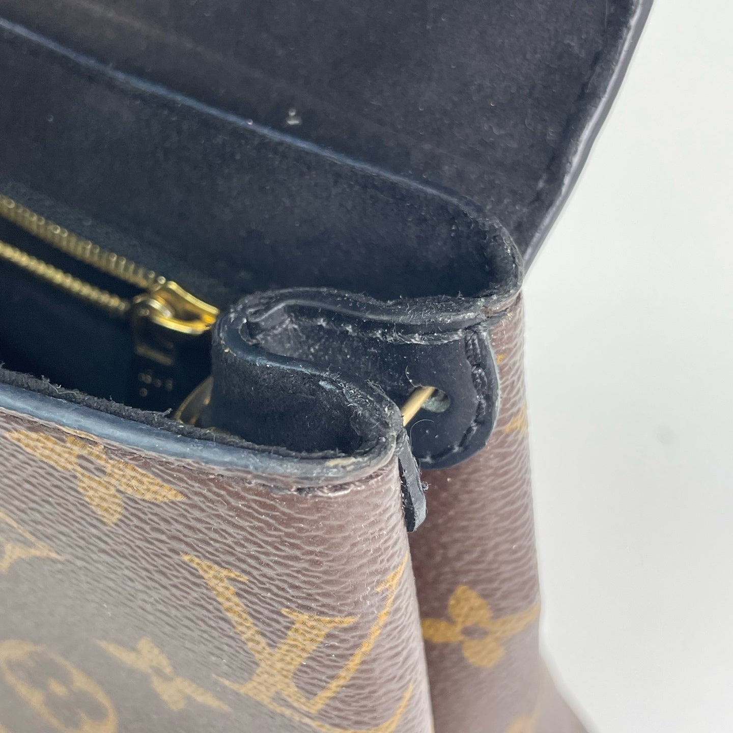 Louis Vuitton - Other - Leather - Brown - (medium)