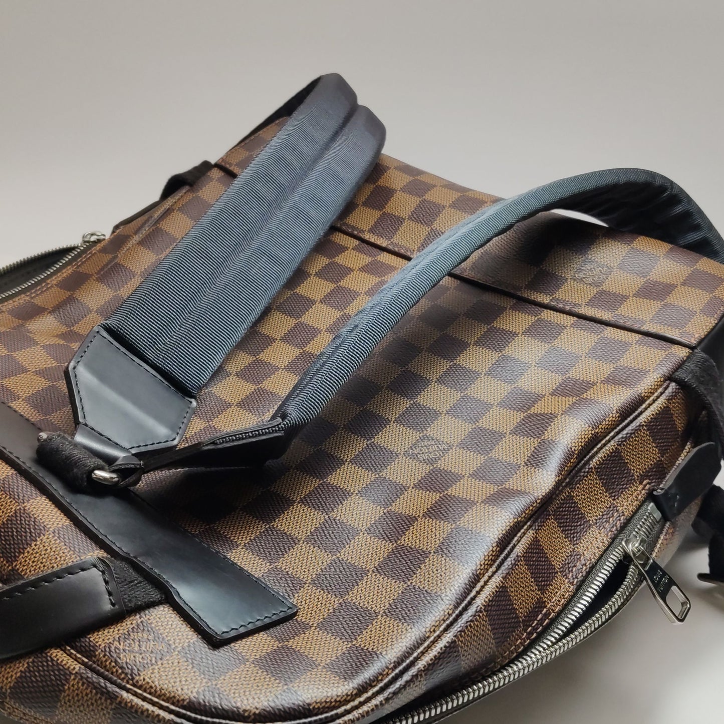 Louis Vuitton - Other - Leather - Brown - (medium)