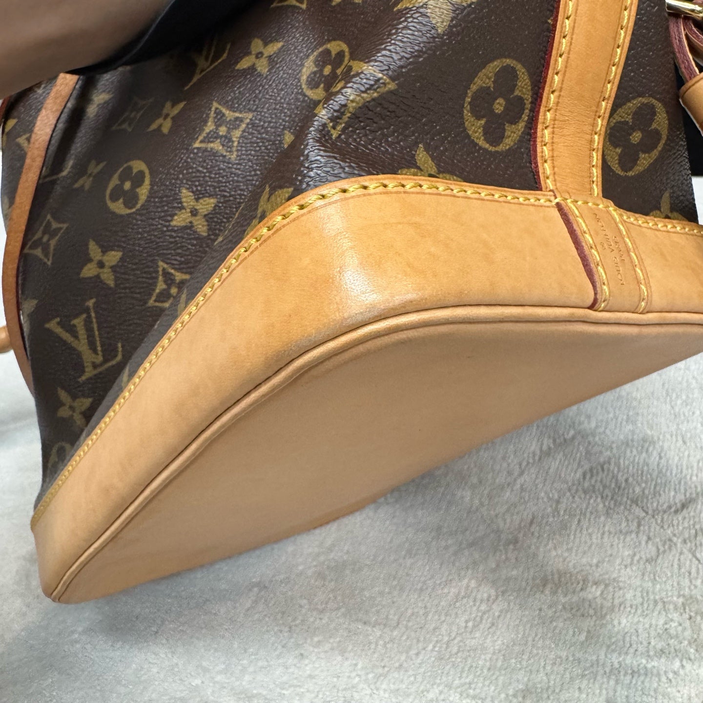 Louis Vuitton - Other - Leather - Brown - (medium)