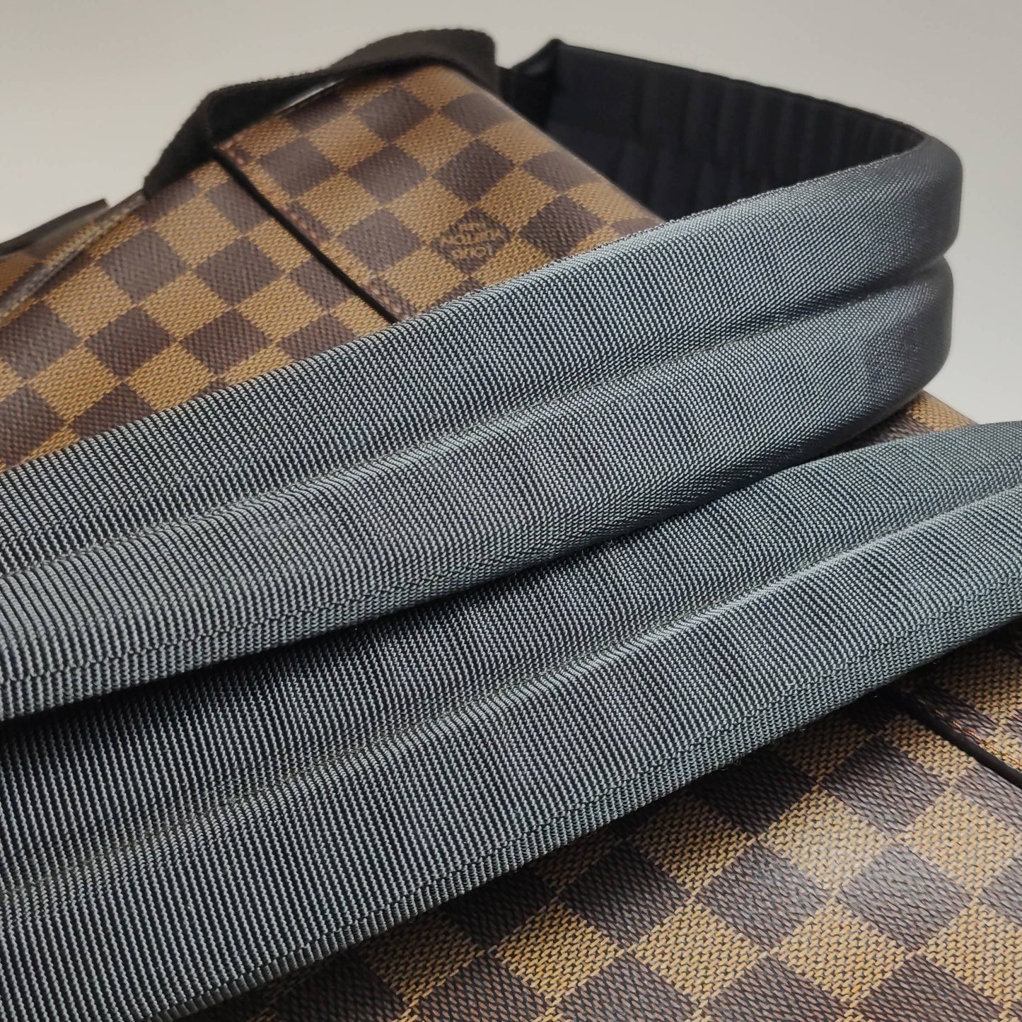 Louis Vuitton - Other - Leather - Brown - (medium)