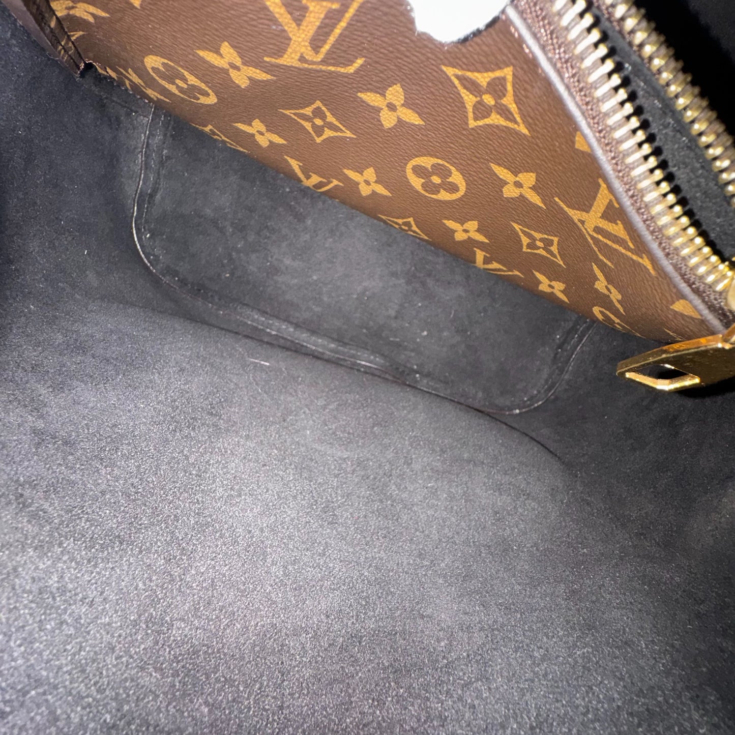 Louis Vuitton - Other - Leather - Brown - (medium)
