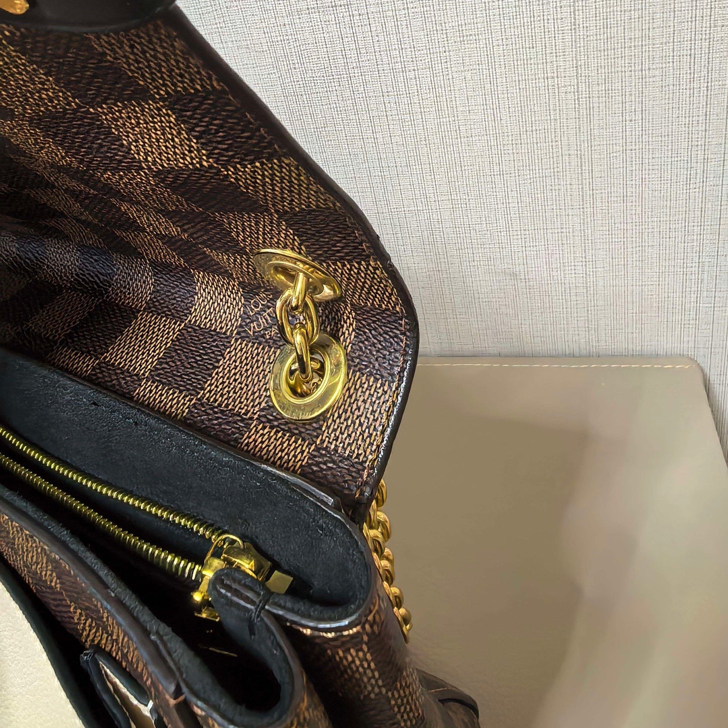 Louis Vuitton - Other - Leather - Brown - (medium)