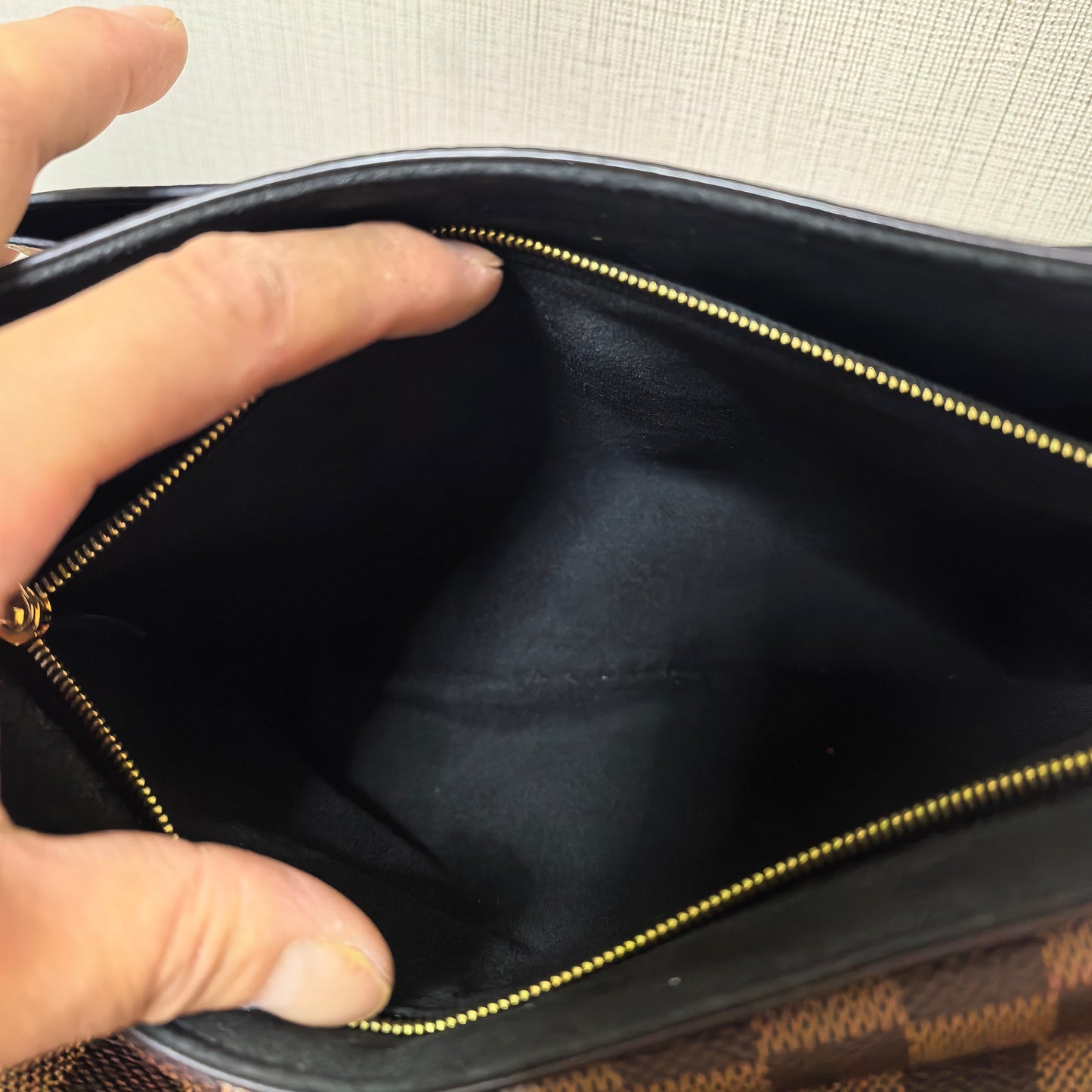 Louis Vuitton - Other - Leather - Brown - (medium)