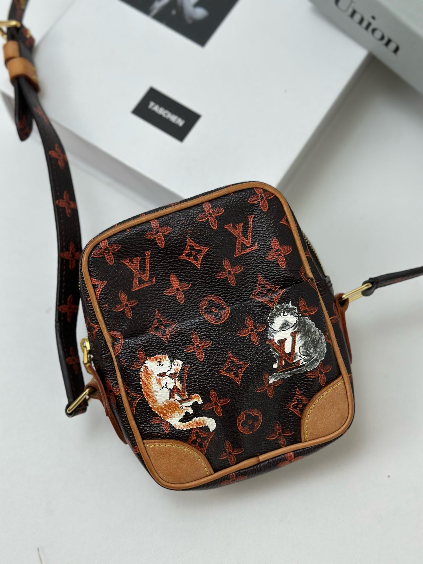 Louis Vuitton - Other - Leather - Brown - (mini)