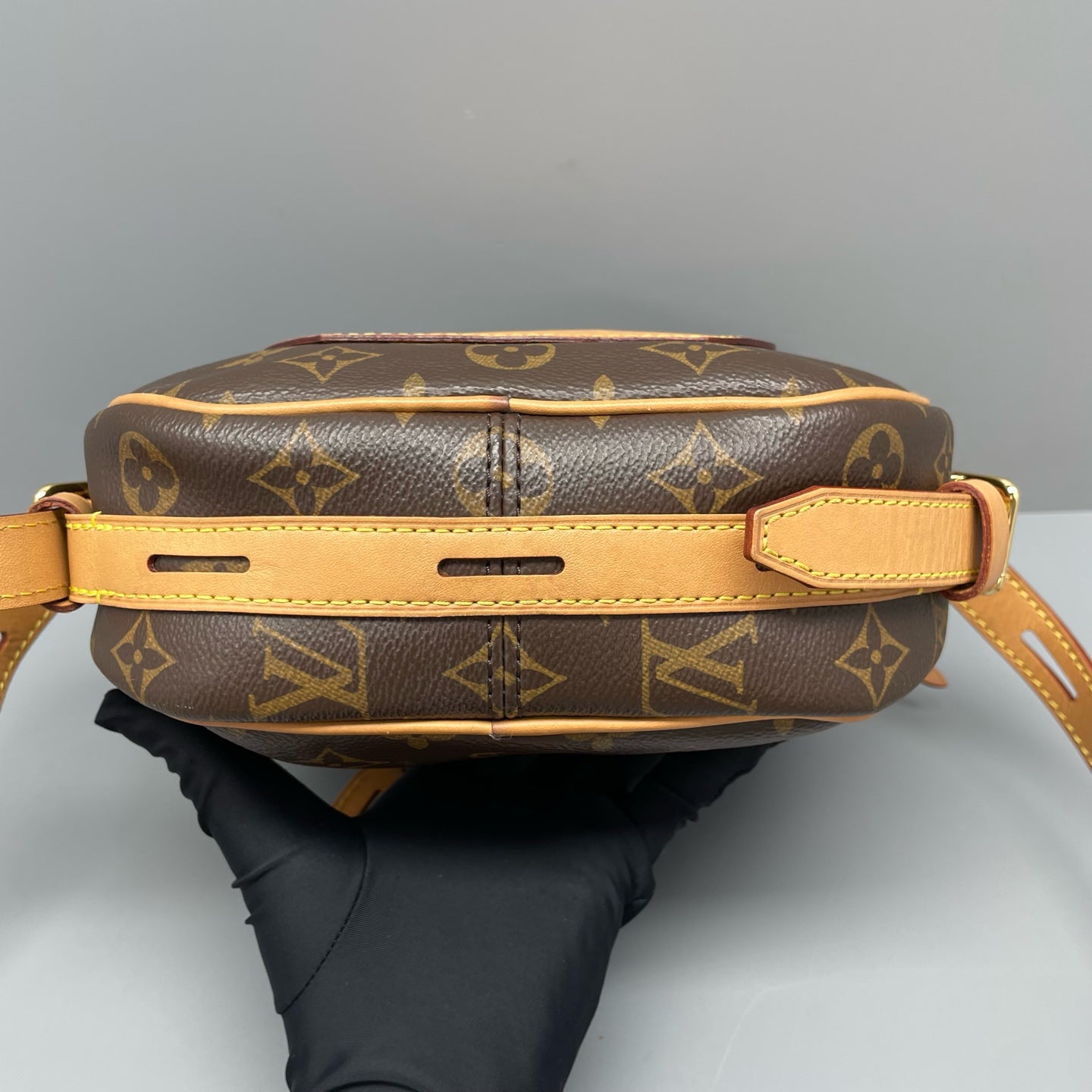 Louis Vuitton - Other - Leather - Brown - (mini)