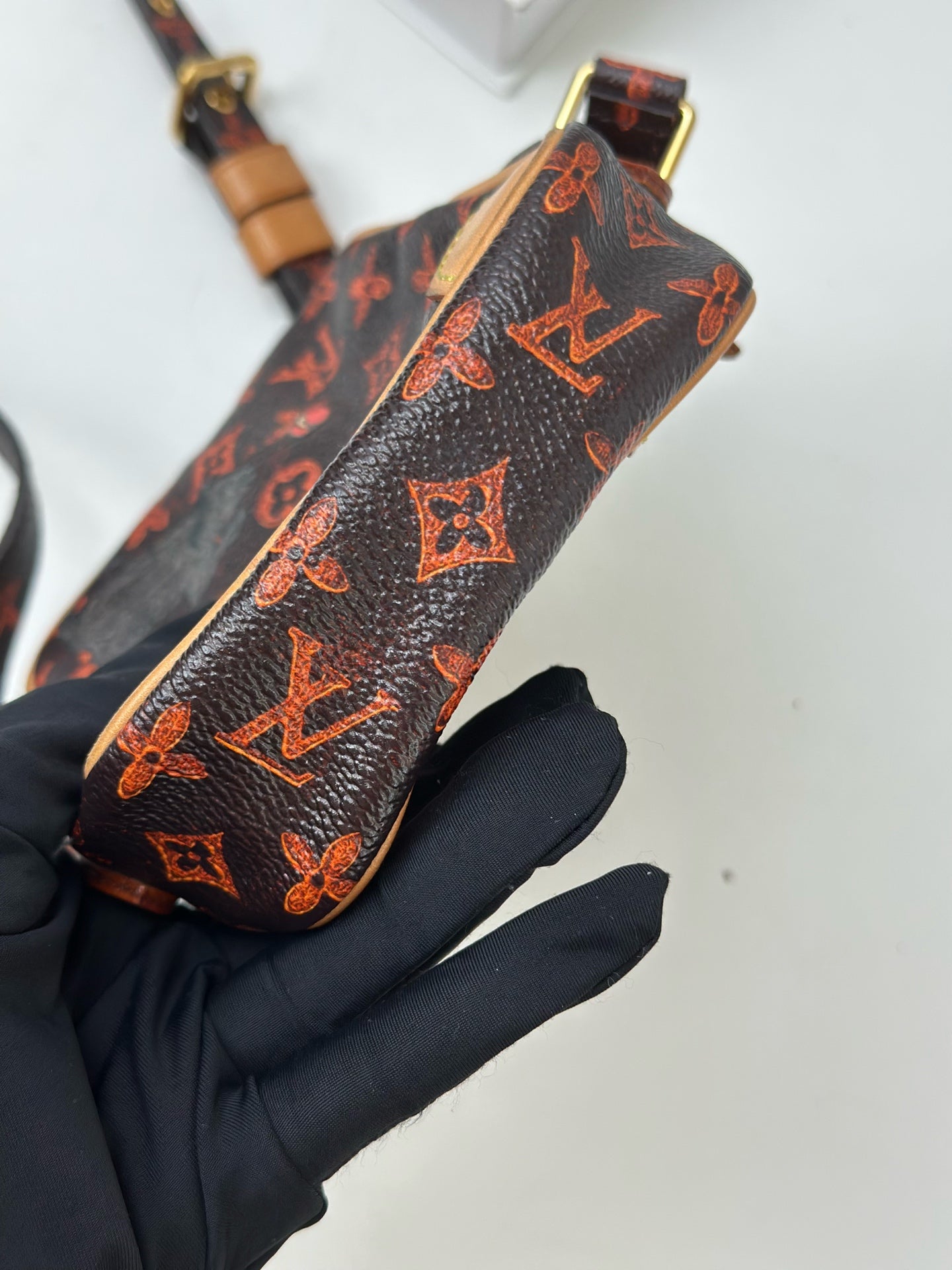 Louis Vuitton - Other - Leather - Brown - (mini)