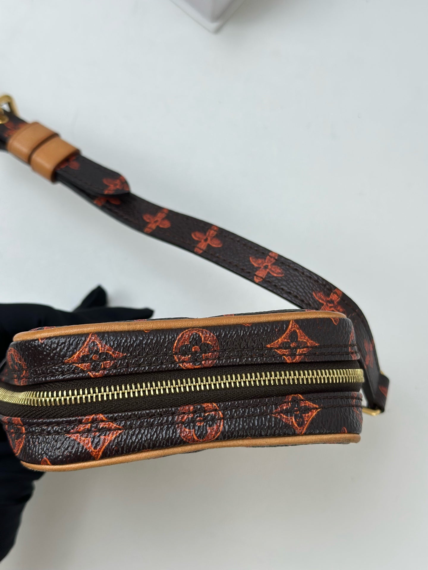 Louis Vuitton - Other - Leather - Brown - (mini)