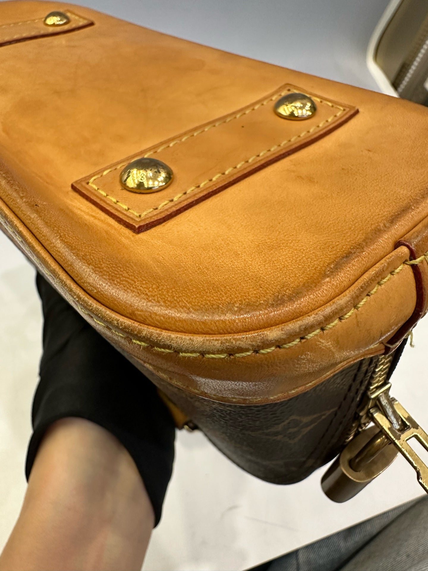 Louis Vuitton - Other - Leather - Brown - (mini)
