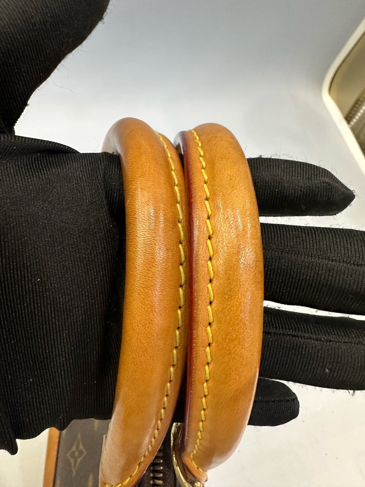 Louis Vuitton - Other - Leather - Brown - (mini)