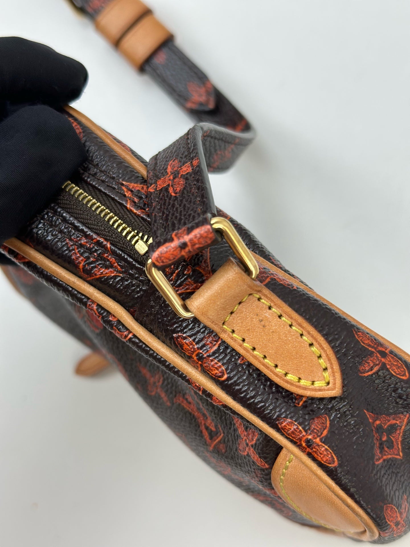 Louis Vuitton - Other - Leather - Brown - (mini)