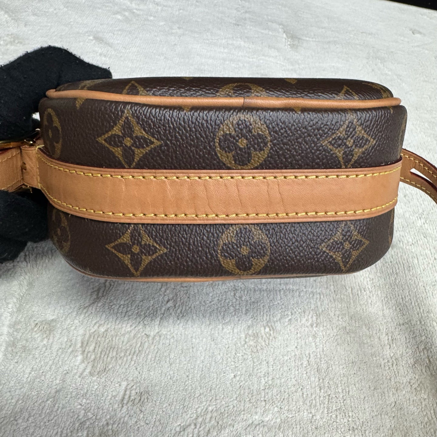 Louis Vuitton - Other - Leather - Brown - (mini)