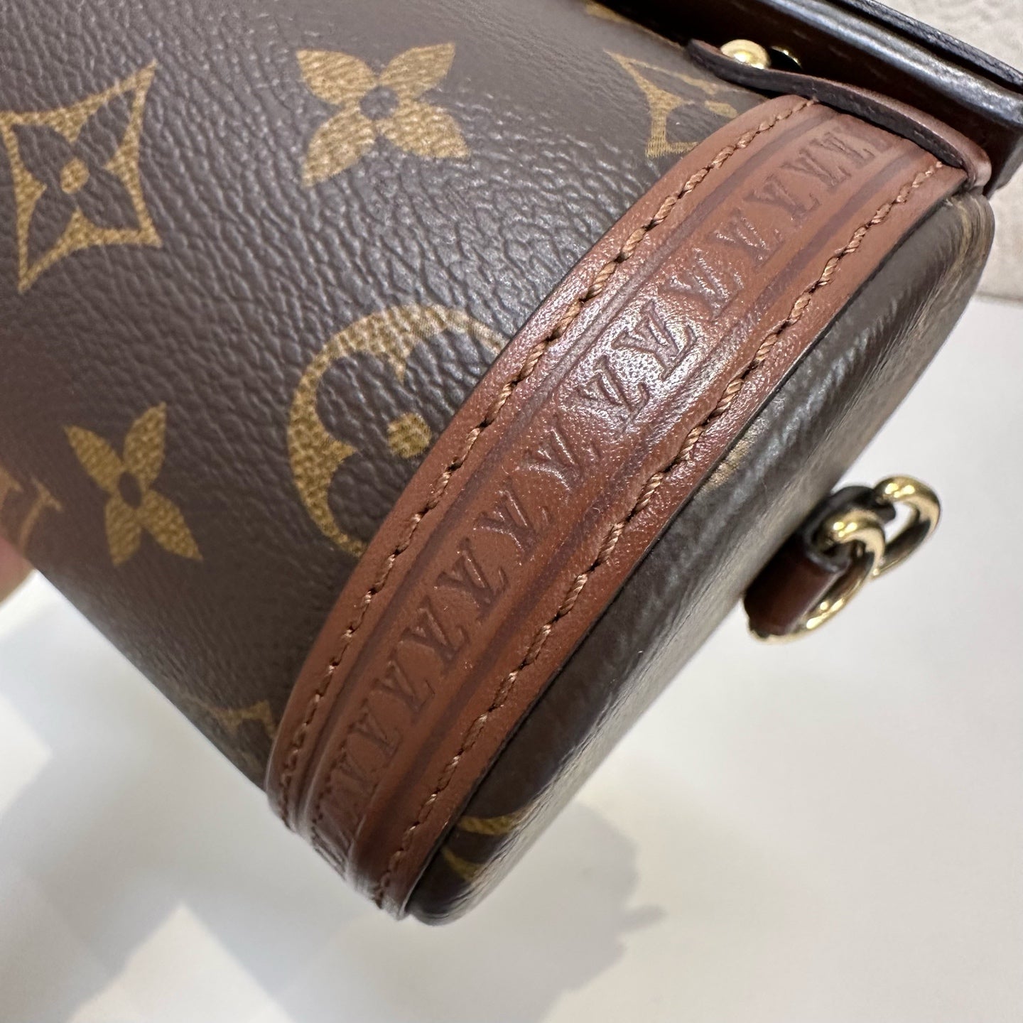 Louis Vuitton - Other - Leather - Brown - (mini)