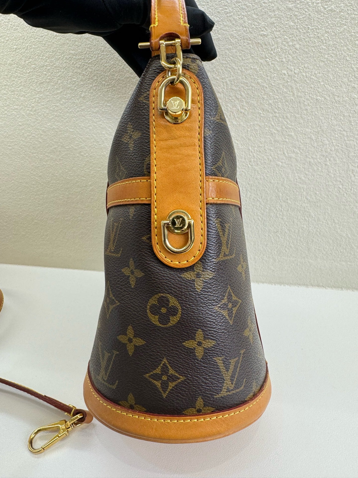 Louis Vuitton - Other - Leather - Brown - (small)