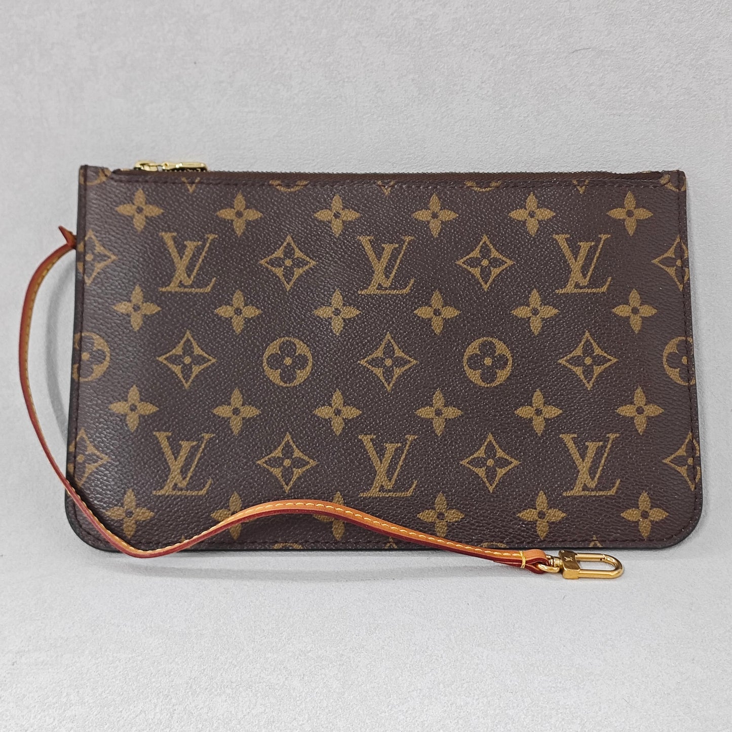 Louis Vuitton - Other - Leather - Brown - (small)