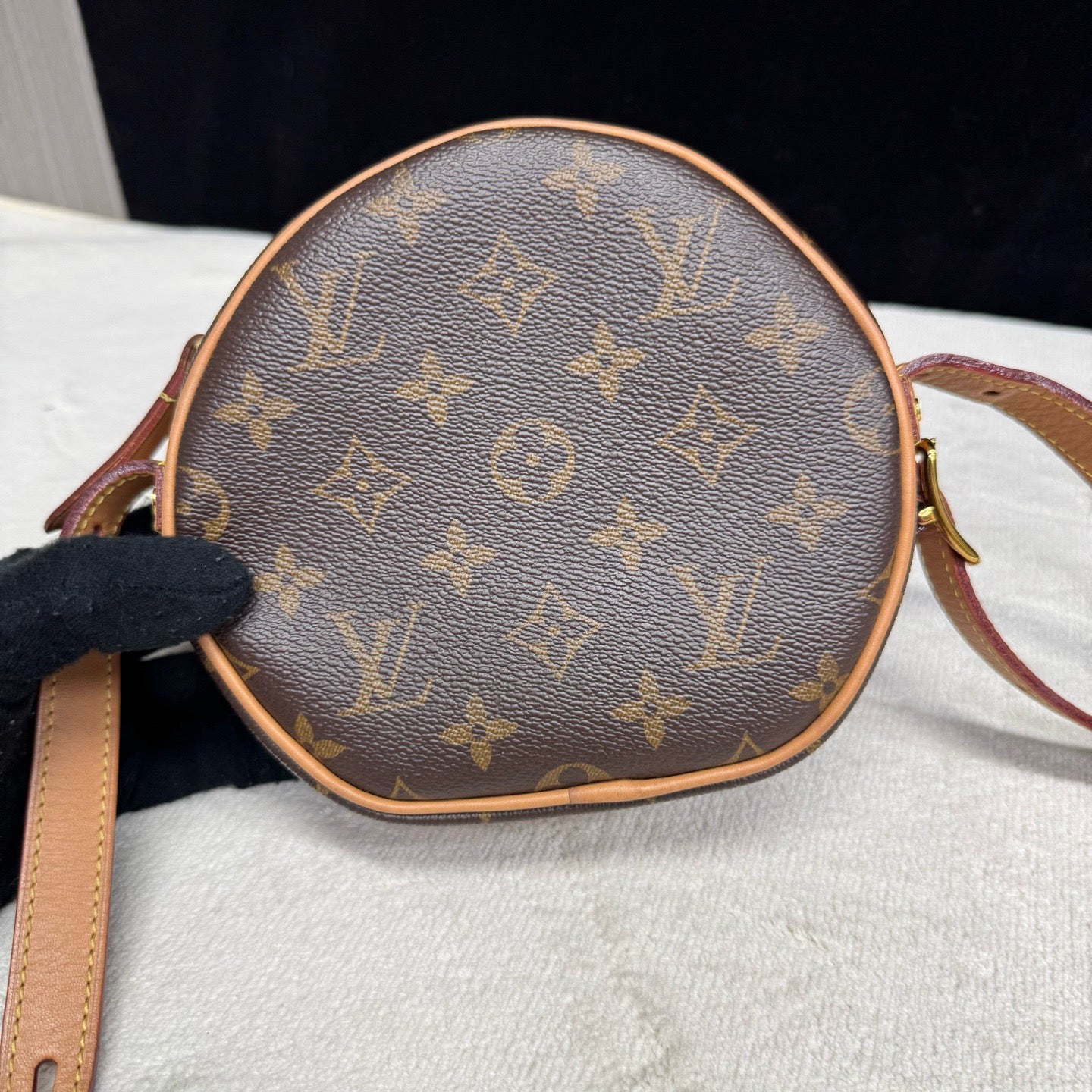 Louis Vuitton - Other - Leather - Brown - (small)