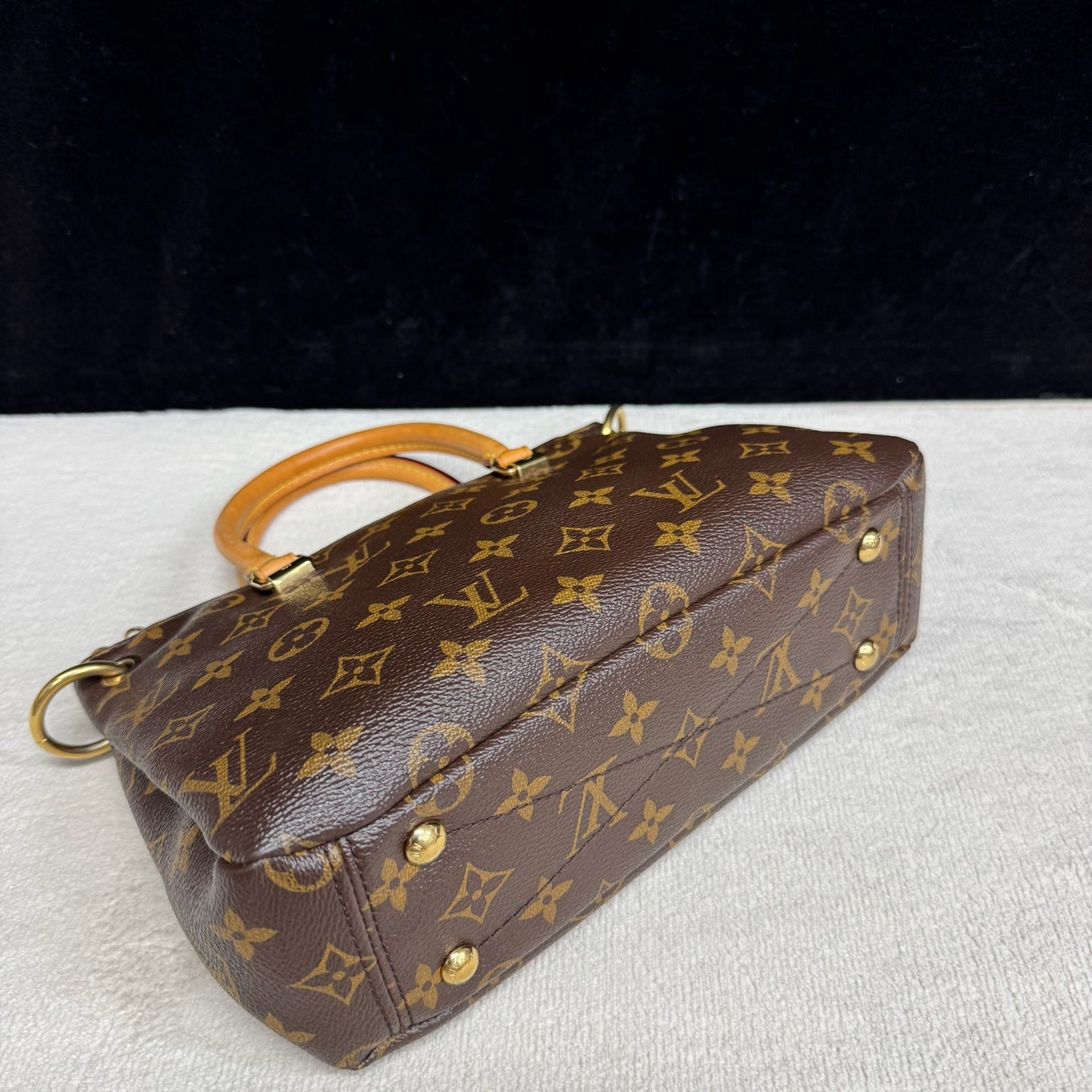 Louis Vuitton - Other - Leather - Brown - (small)