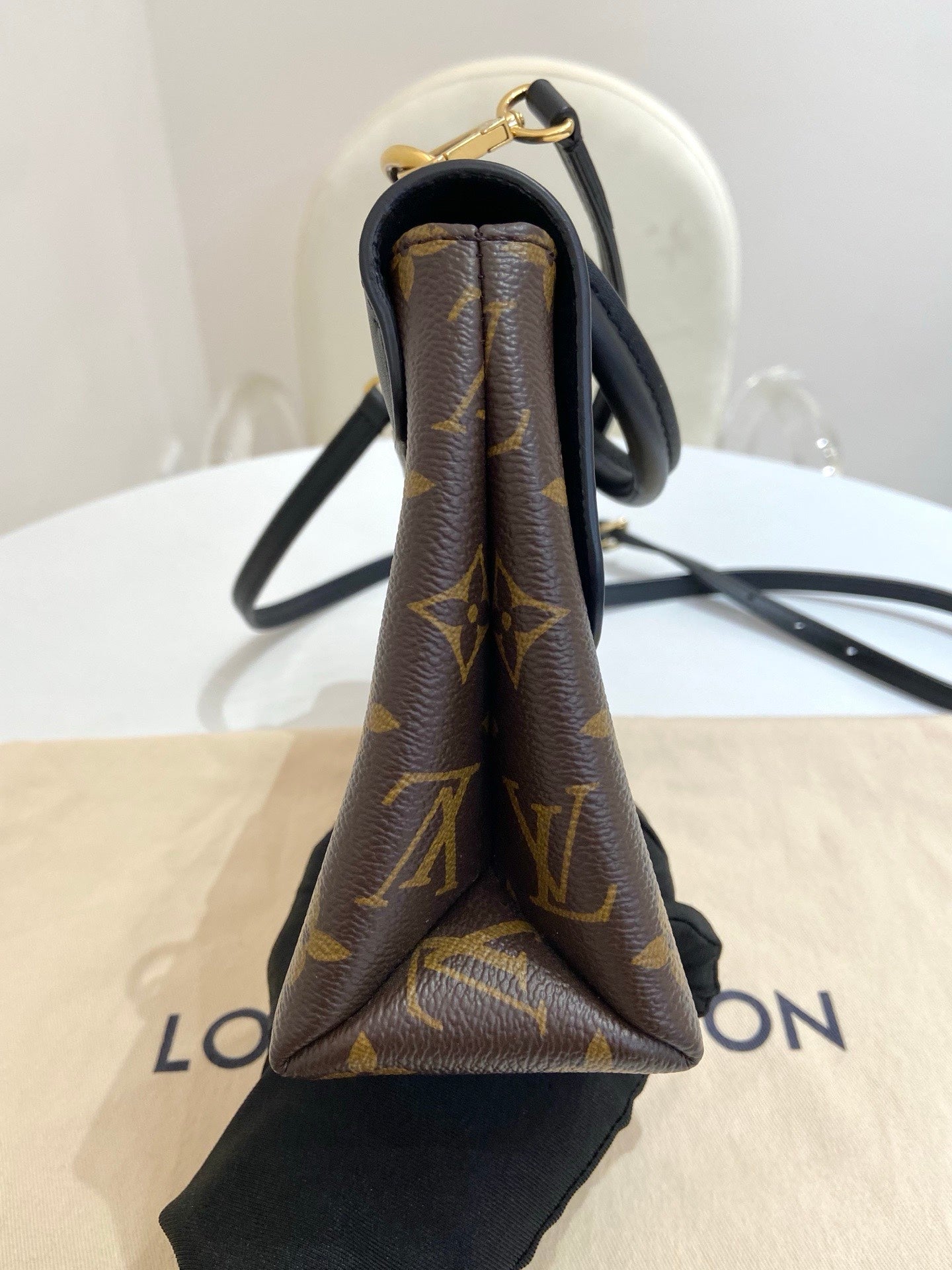 Louis Vuitton - Other - Leather - Brown - (small)