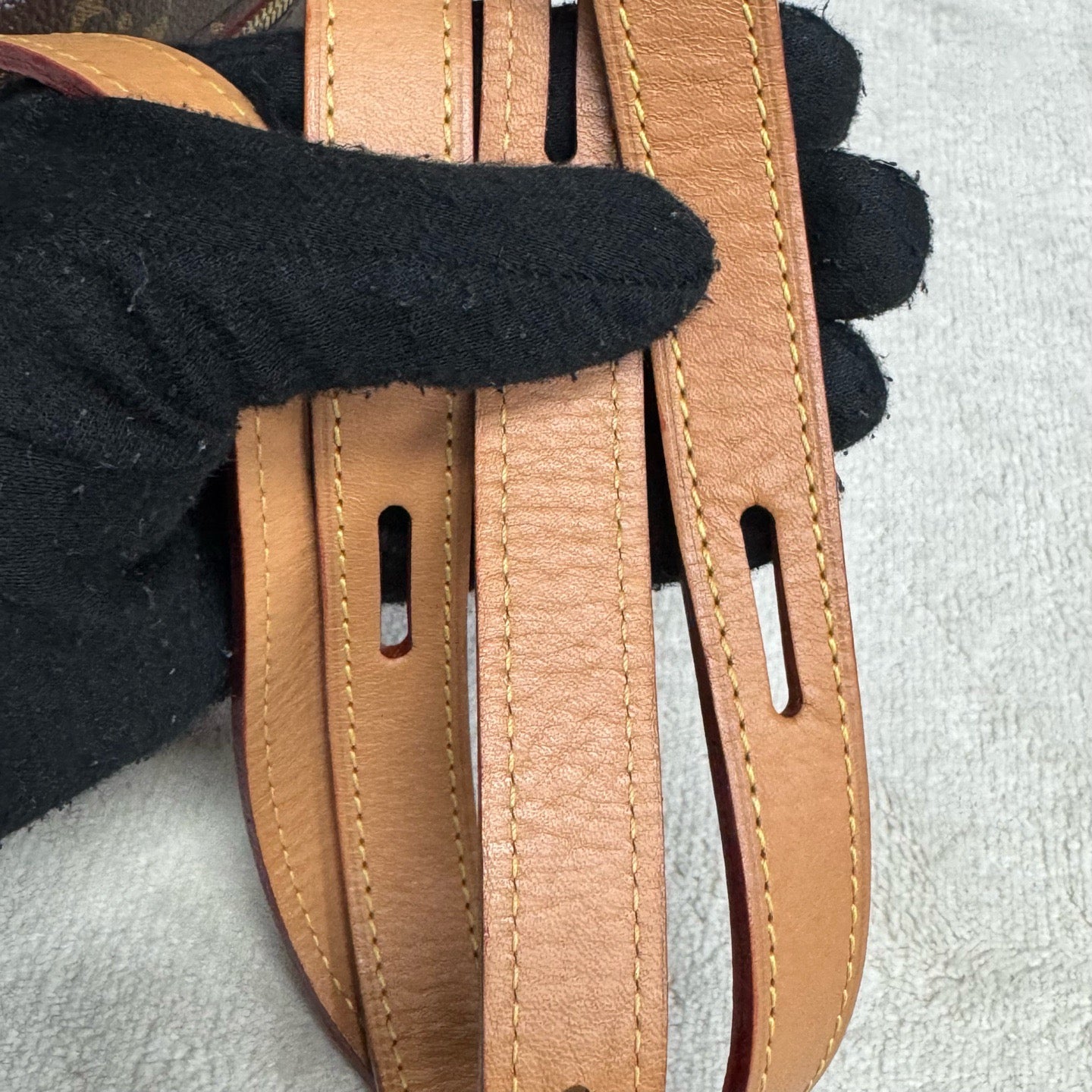 Louis Vuitton - Other - Leather - Brown - (small)