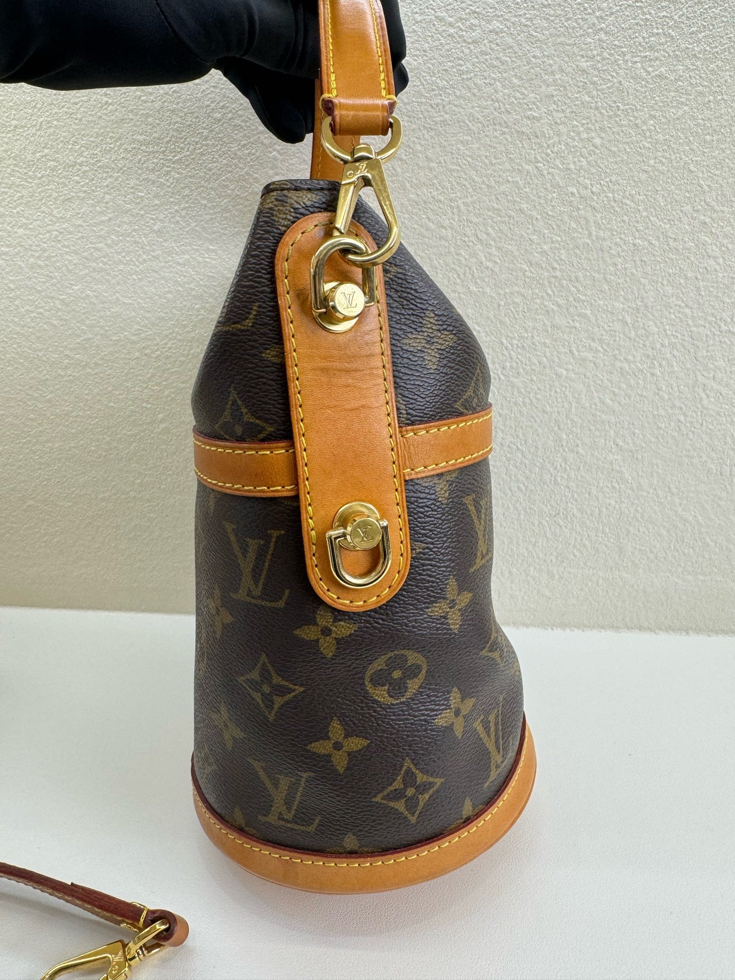 Louis Vuitton - Other - Leather - Brown - (small)