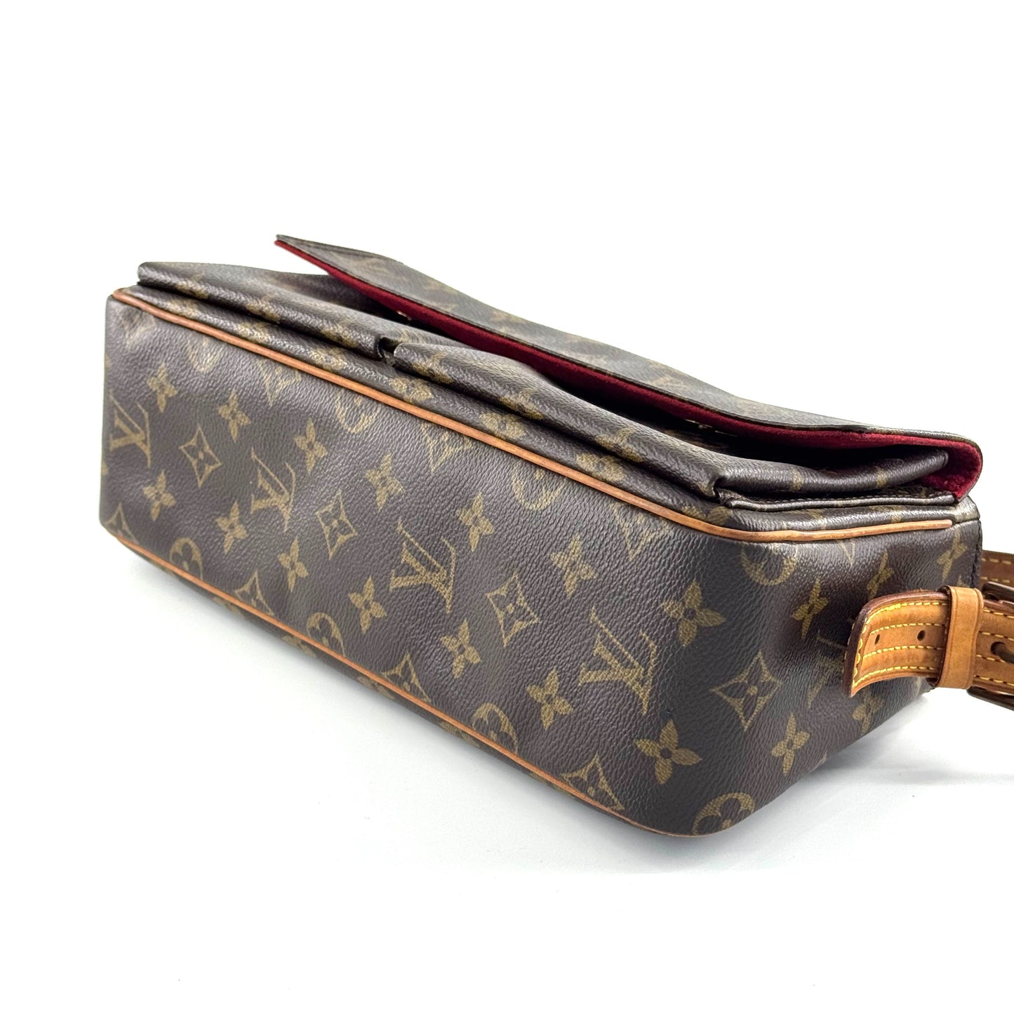 Louis Vuitton - Other - Leather - Brown - (small)