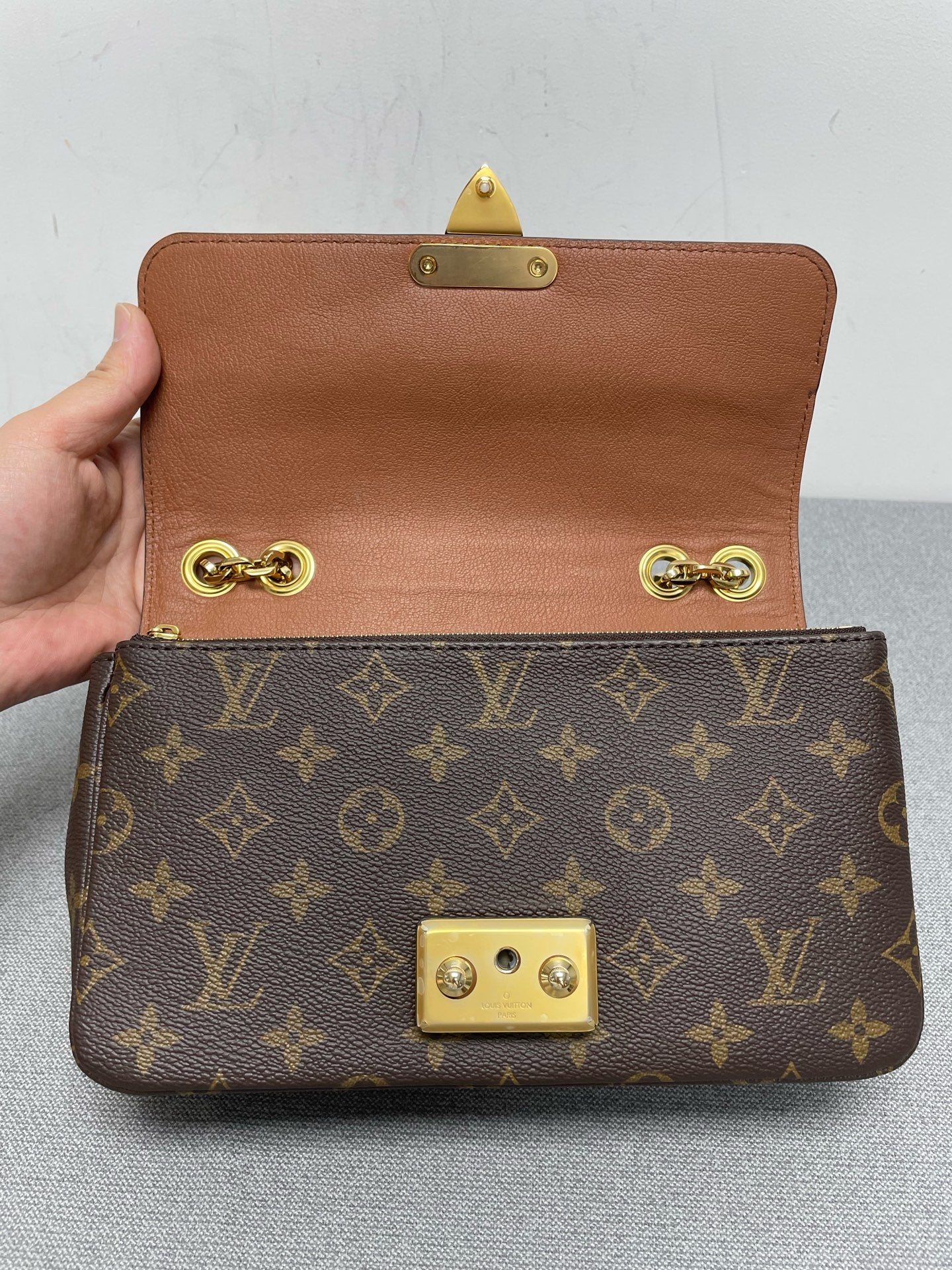 Louis Vuitton - Other - Leather - Brown - (Small)
