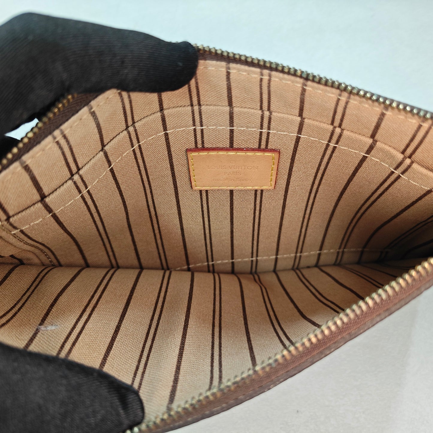 Louis Vuitton - Other - Leather - Brown - (small)