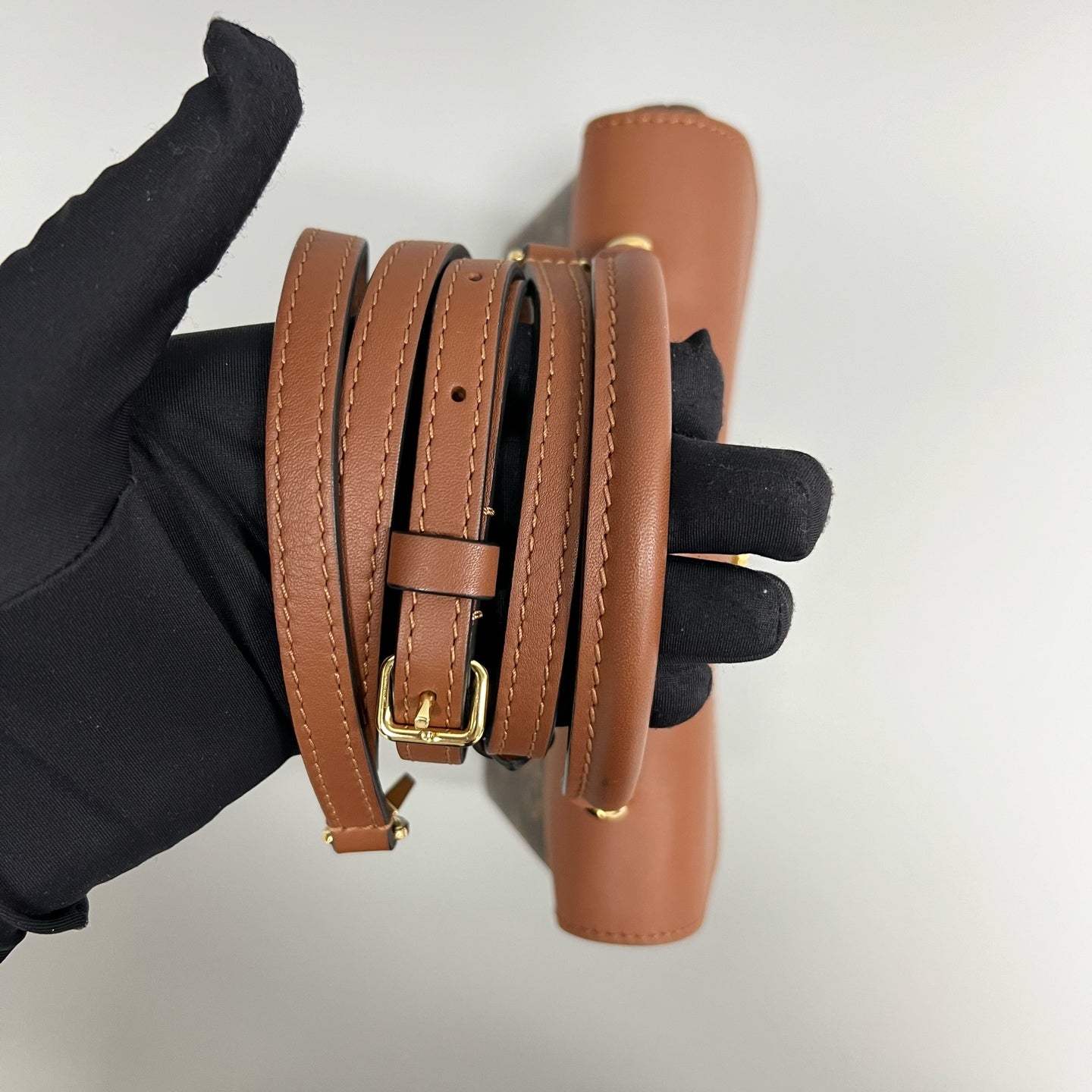 Louis Vuitton - Other - Leather - Brown - (small)