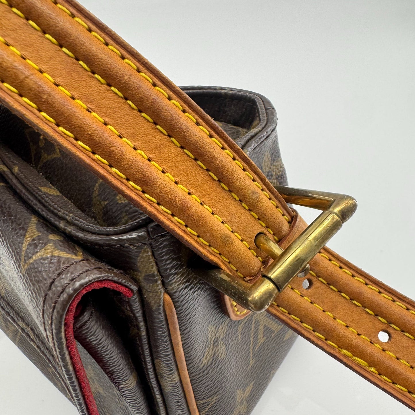 Louis Vuitton - Other - Leather - Brown - (small)