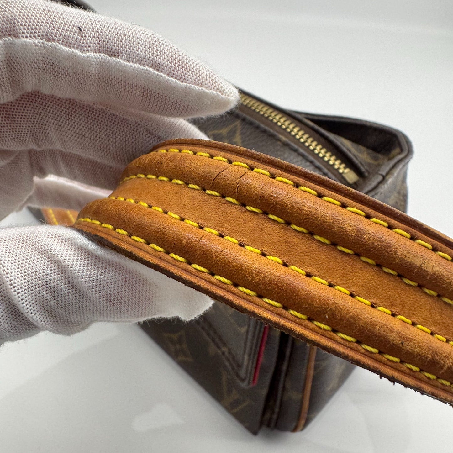 Louis Vuitton - Other - Leather - Brown - (small)